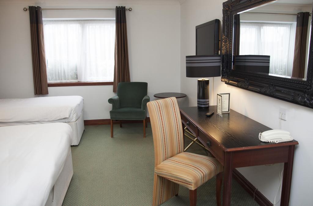 The Victoria Hotel Manchester By Compass Hospitality Oldham Exteriör bild