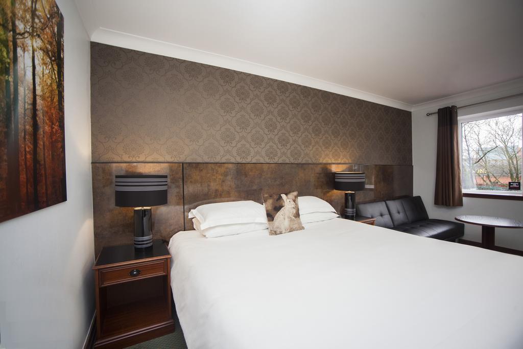 The Victoria Hotel Manchester By Compass Hospitality Oldham Exteriör bild