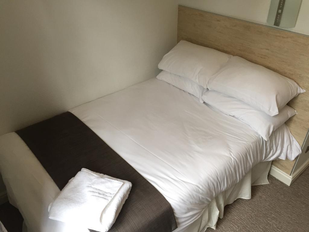 The Victoria Hotel Manchester By Compass Hospitality Oldham Exteriör bild