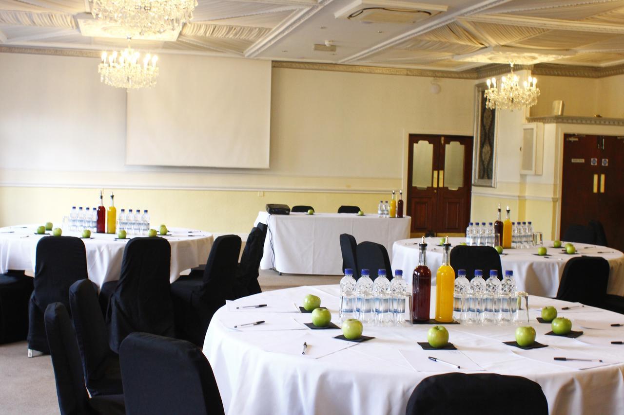 The Victoria Hotel Manchester By Compass Hospitality Oldham Exteriör bild