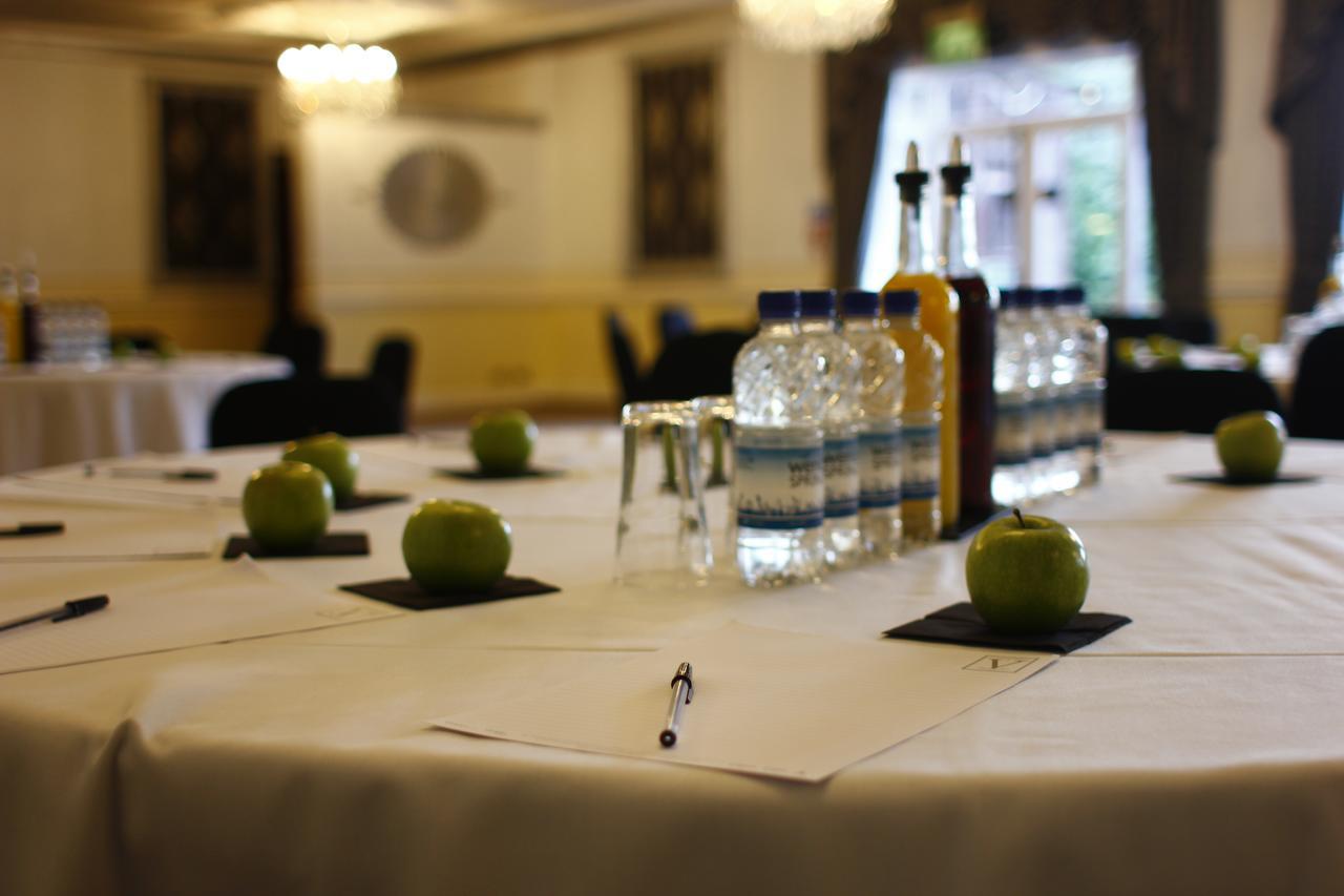 The Victoria Hotel Manchester By Compass Hospitality Oldham Exteriör bild