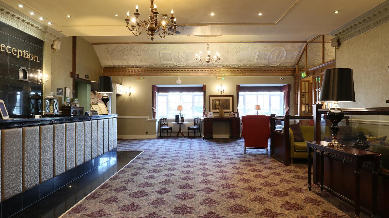 The Victoria Hotel Manchester By Compass Hospitality Oldham Exteriör bild