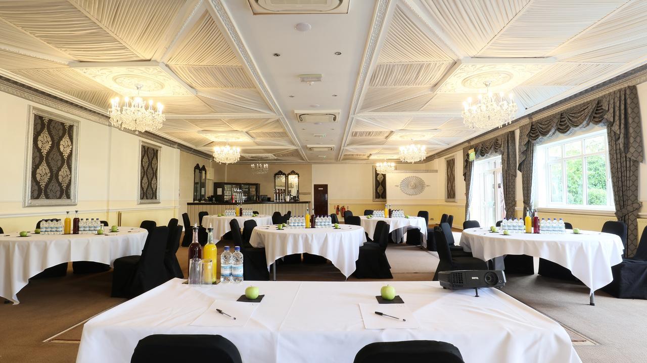 The Victoria Hotel Manchester By Compass Hospitality Oldham Exteriör bild